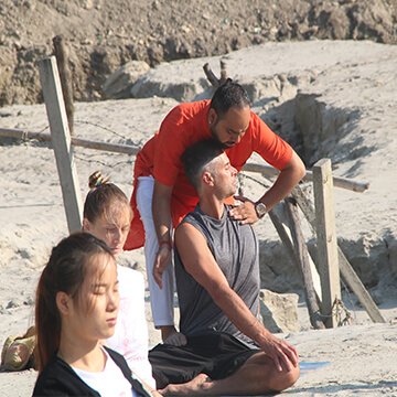 yoga-alignment-adjustment
